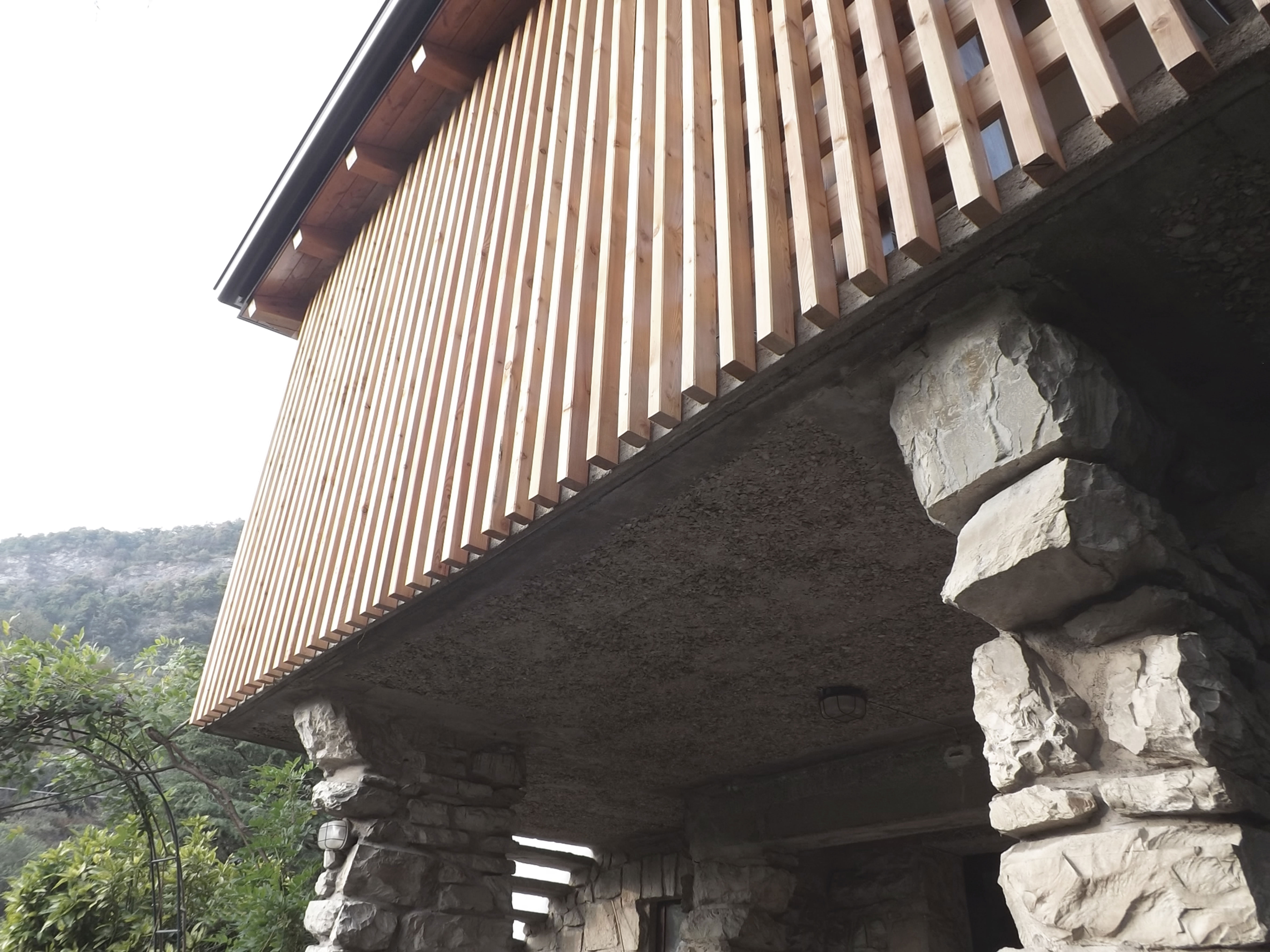 Brise soleil in larice naturale